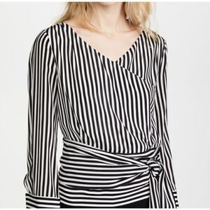 Alice + Olivia Alba cross front blouse size medium